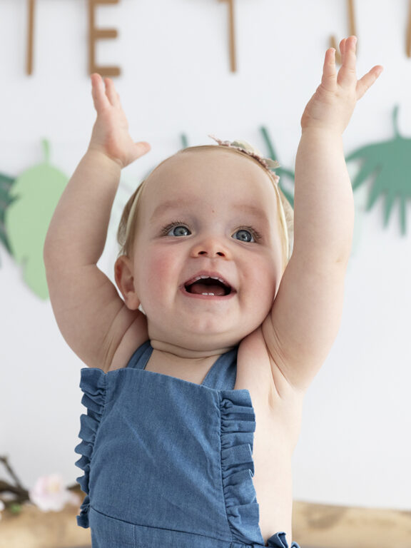 Een cakesmash fotoshoot voor een onvergetelijke eerste verjaardag