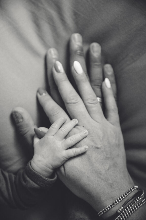 Newborn fotoshoot detail foto bij je thuis