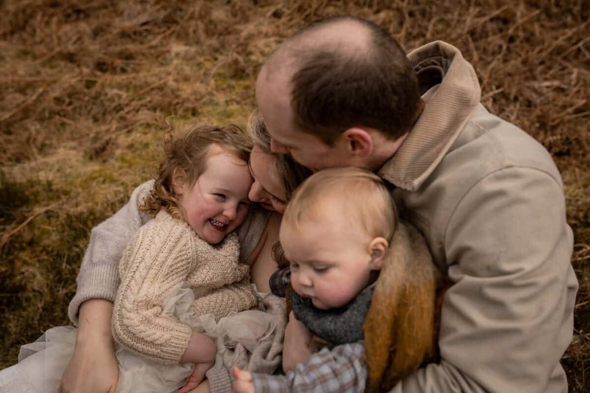 gezinsshoot samen ontspannen buitenland